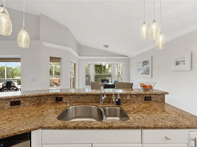 8468 Indian Wells Way — Photo 16