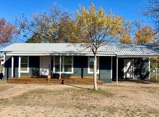216 W 15th St, Coleman, TX 76834
