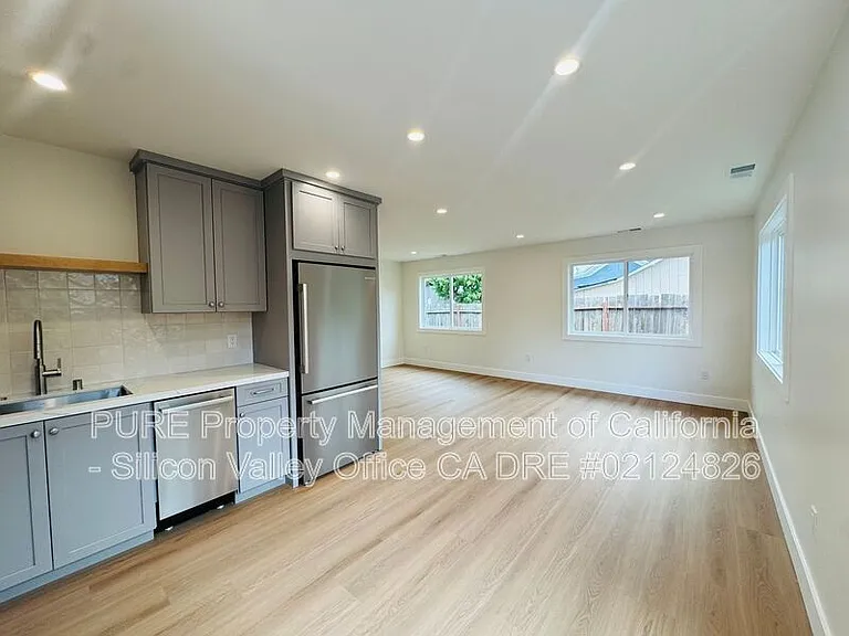 1072 S 11th St #2 — Photo 2