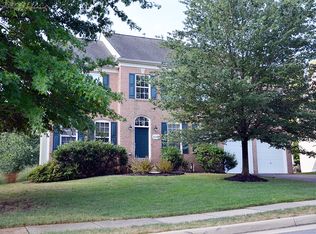 8294 Shimmering Rock Rd, Gainesville, VA 20155