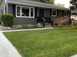 800 Great Plains Ct, Grand Forks, ND 58201