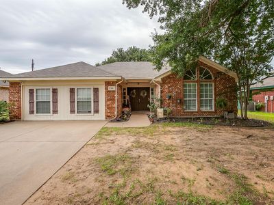 304 Comanche Walk, Joshua, TX, 76058