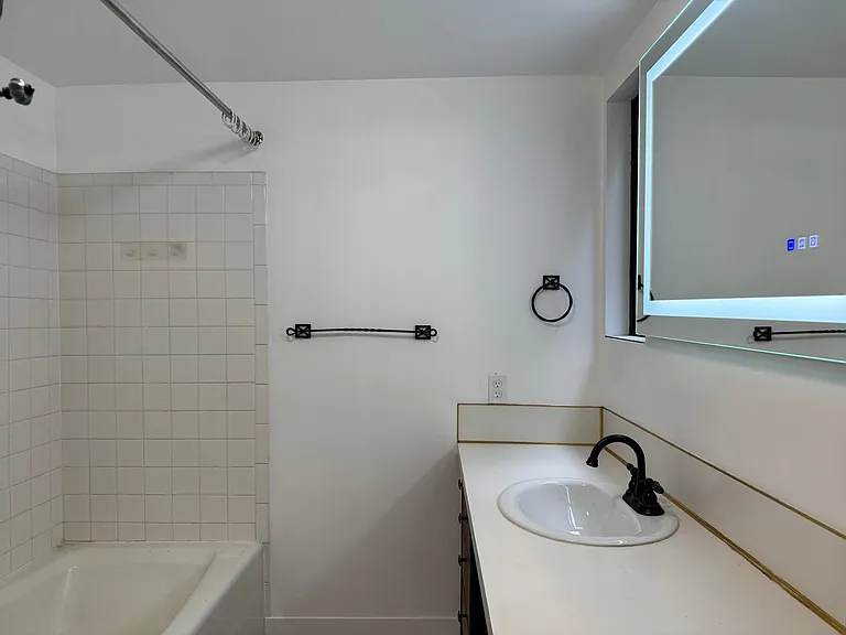 9015 45th Ave NE — Photo 10