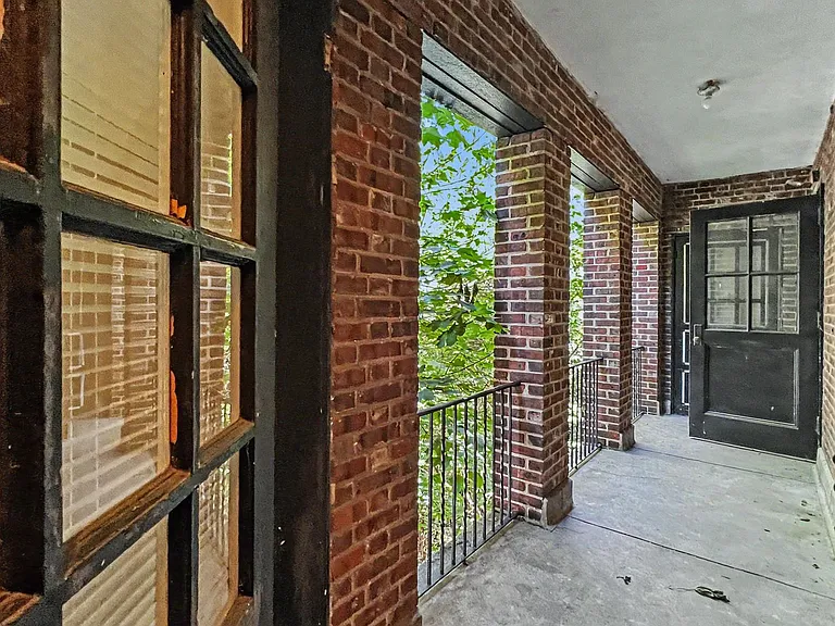 Edgehill Court — Photo 81