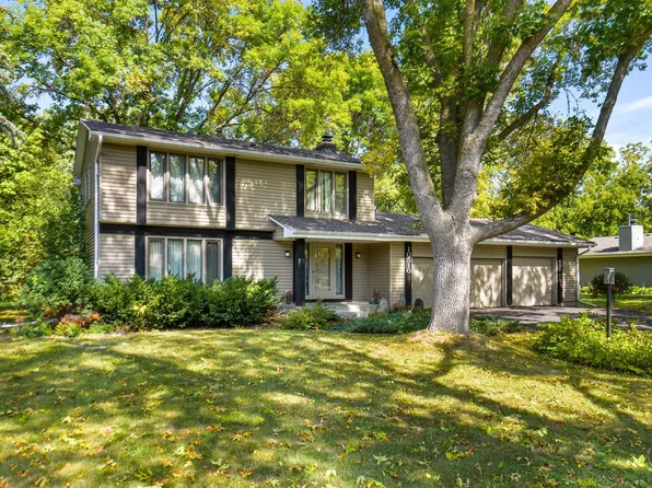 10510 38th Ave N, Plymouth, MN 55441