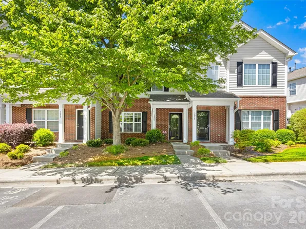 3053 Summerfield Ridge Ln, Matthews, NC 28105