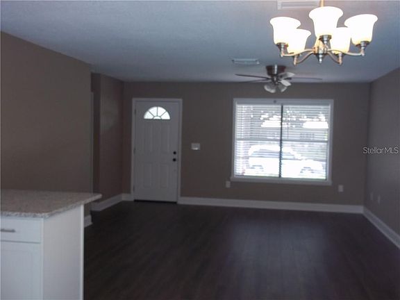 3rd image of 102 Hillcrest Dr