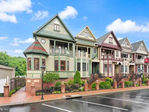 231 Mill St, Occoquan, VA 22125