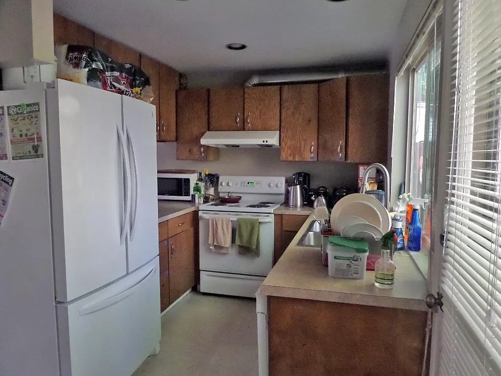 14612 NE 8th St — Photo 3