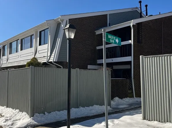 284 Greenbrook Dr Unit 284, Stoughton, MA 02072