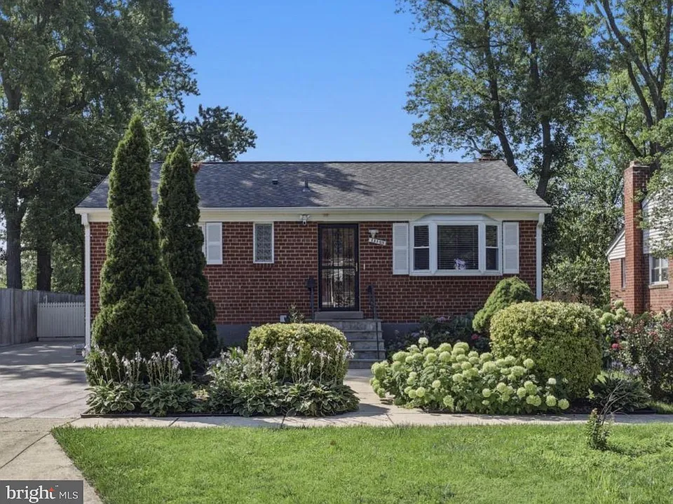 13105 Hallet Ct