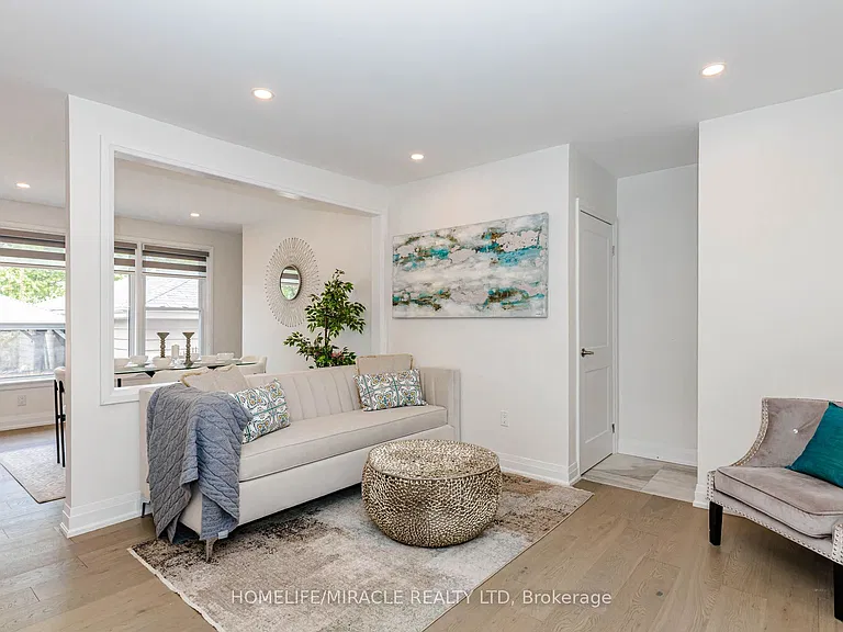563 Taplow Cres — Photo 7