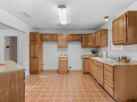 5th image of 25567 W Sycamore St