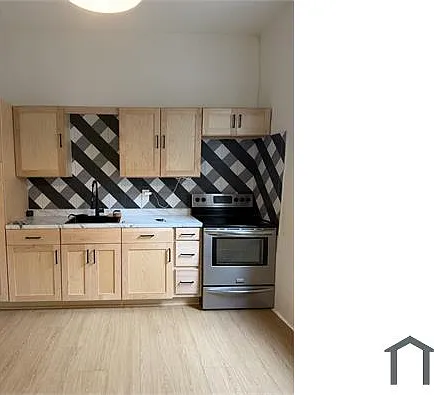 2429 Griffiths Ave — Photo 7