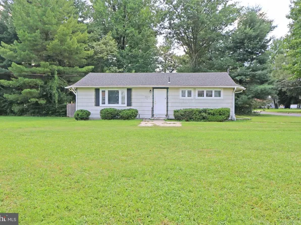 707 Beechwood Ave, Cherry Hill, NJ 08002