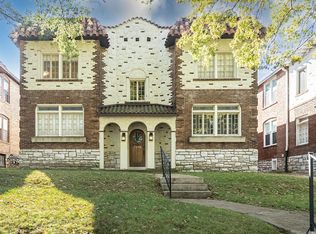 7218 Forsyth Blvd, Saint Louis, MO 63105