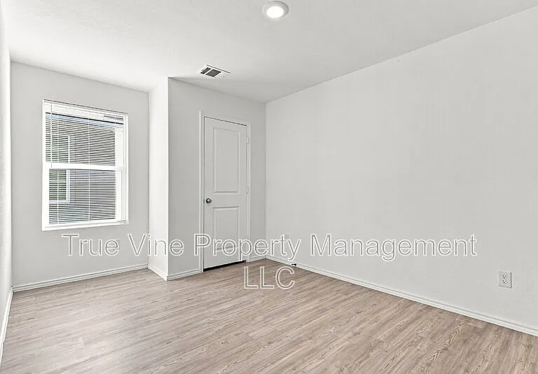 2906 Millikan Dr — Photo 26