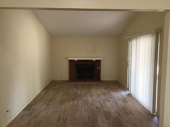 4th image of 27976 Foxlane Dr