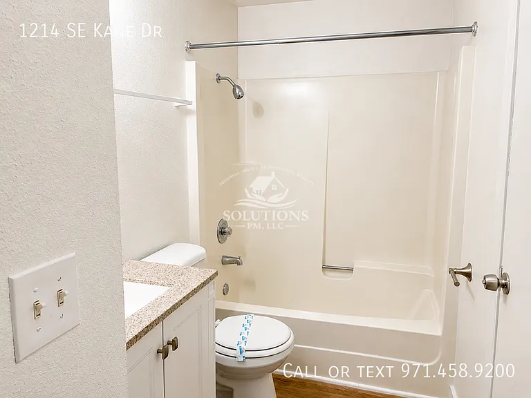 1214 SE Kane Dr — Photo 11