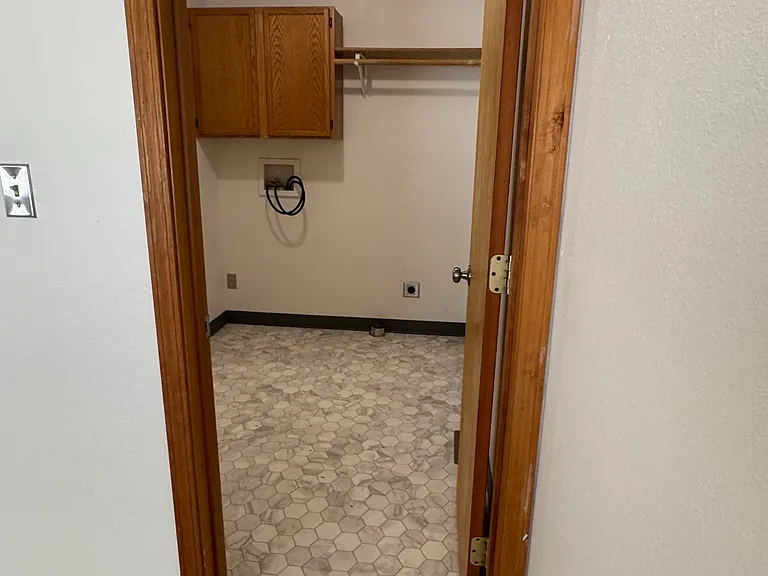 1627 Poplar St #1 — Photo 6