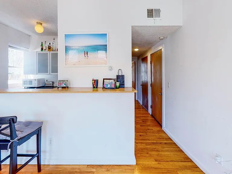 924 State St #1 — Photo 3