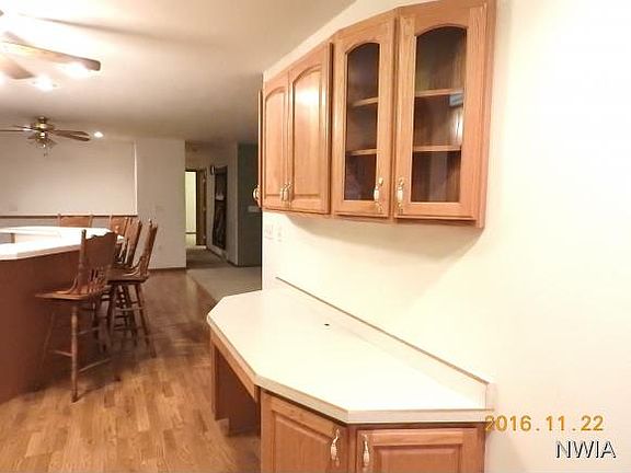 4th image of 2856 Charles Ave