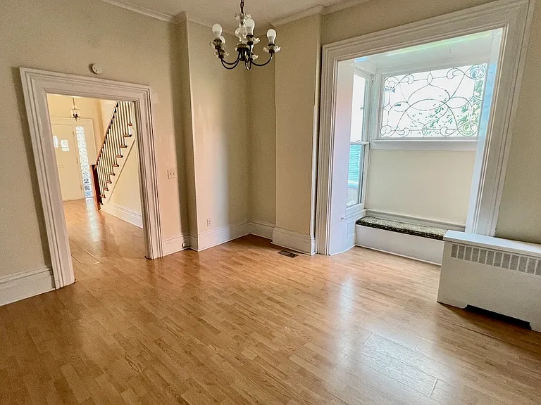1374 Main St #1 — Photo 10