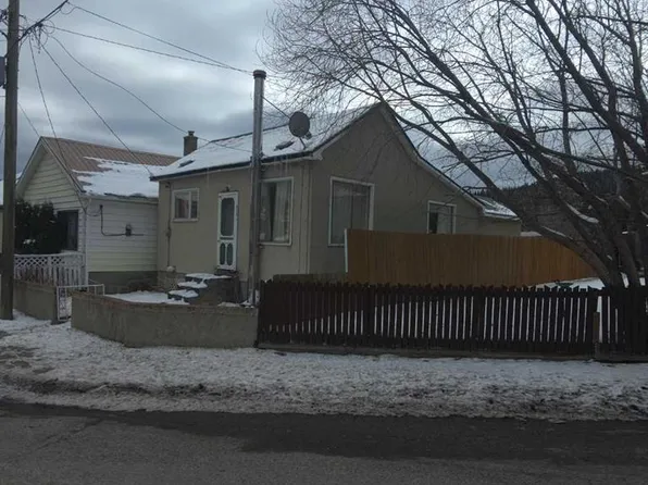 6710 N 17th Ave, Crowsnest Pass, AB T0K 0M0