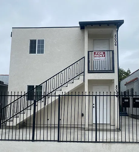 8006 Towne Ave Photo 1