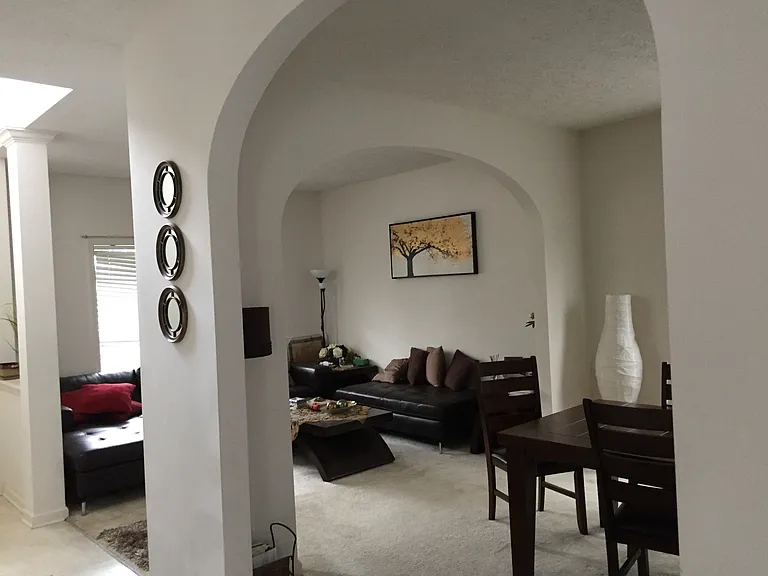 Structure of living room to dining room