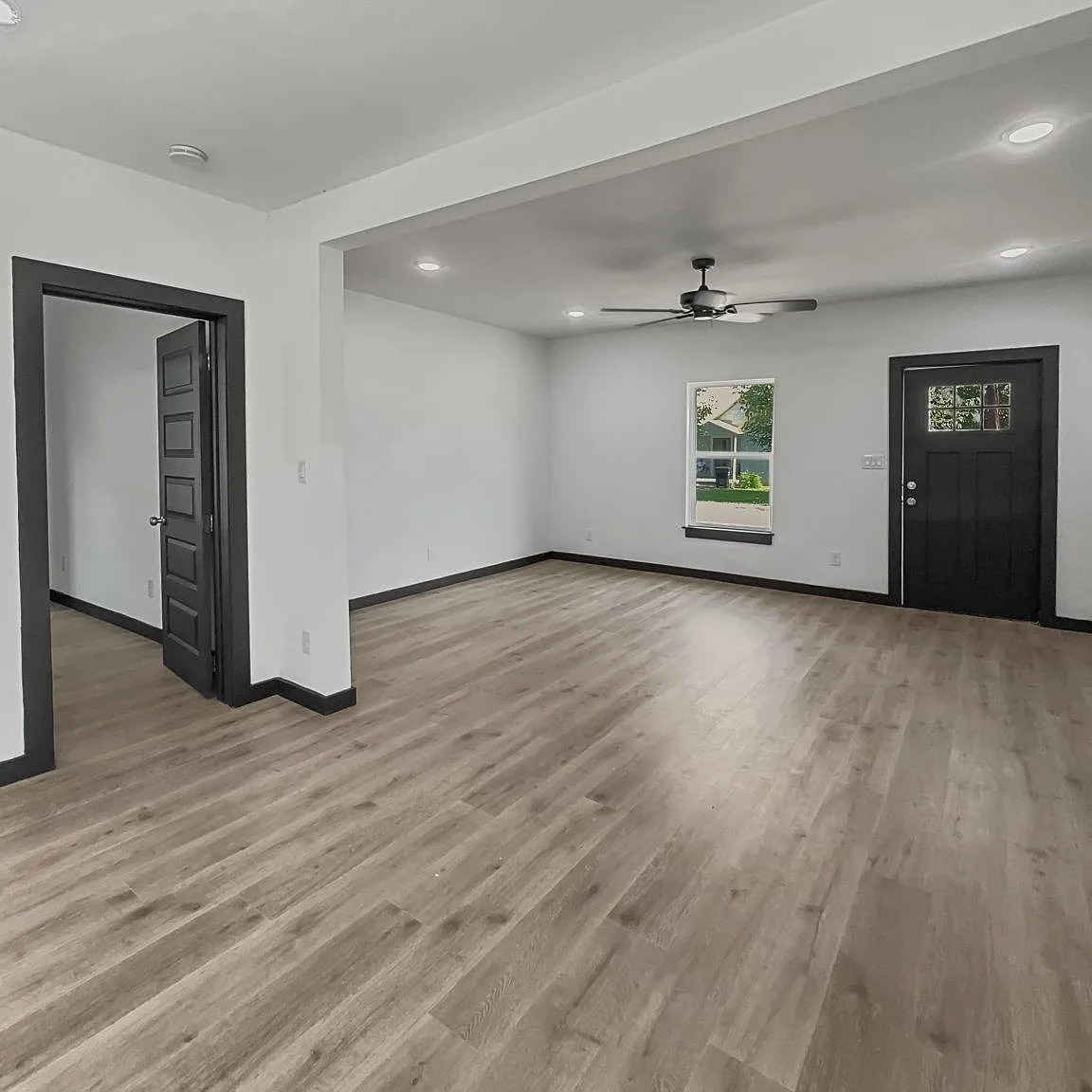 5 bed, 2.0 bath, 1472 sqft, $1,850 — Photo 1