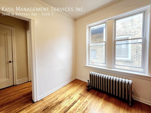 4th image of 3402 W Berteau Ave #34083