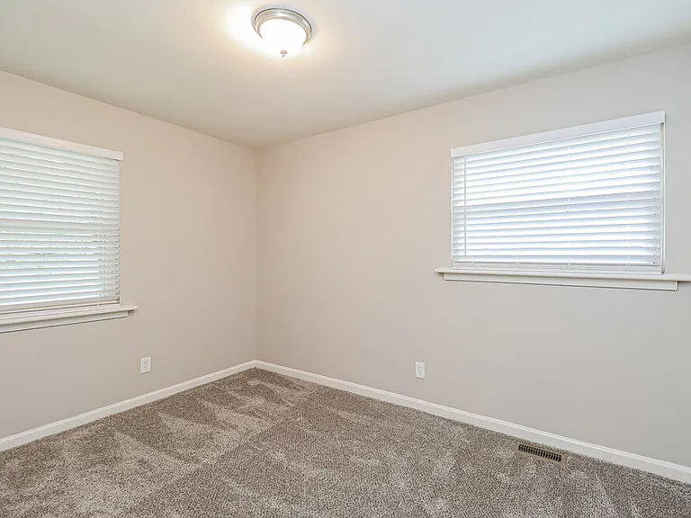 601 Kentbrook Dr — Photo 9