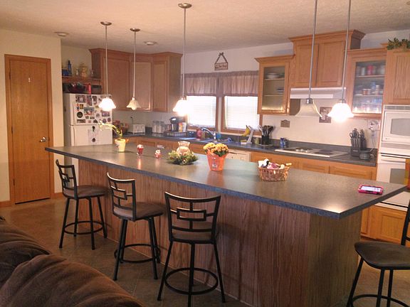 3rd image of 193 Leslie Ln