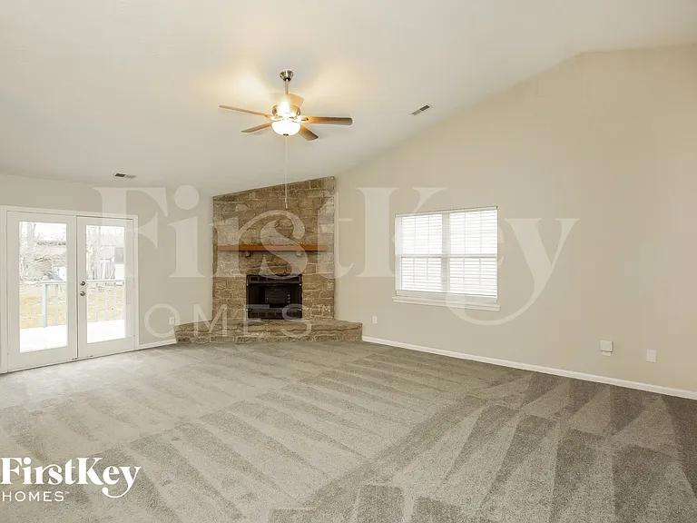 3335 Carly Ln — Photo 7