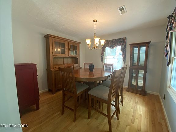 5th image of 165 Newport Way