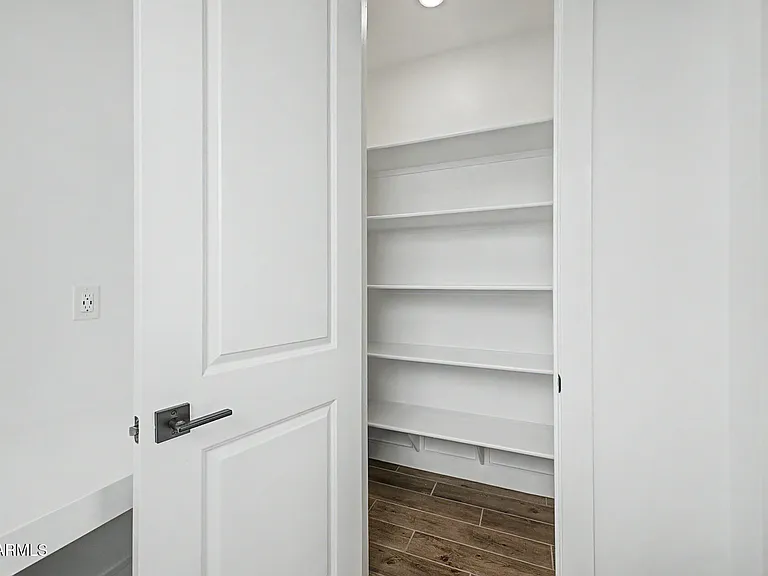 1131 E Yellowstone Pl — Photo 21