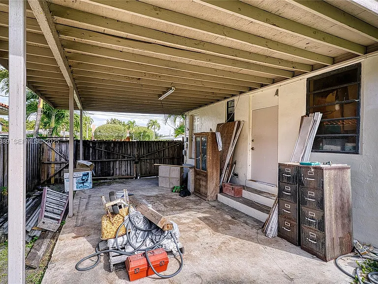 6550 SW 27th St — Photo 25