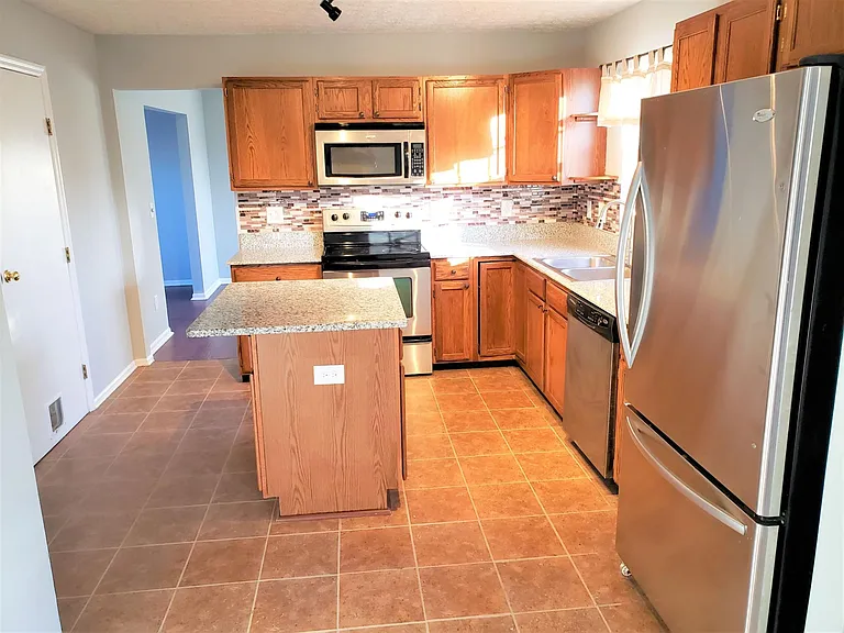 2193 Jarrow Dr — Photo 8