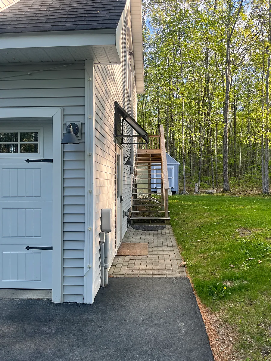 Building Photo - 121A Hardy Rd #A