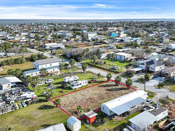 526 15th St, San Leon, TX 77539