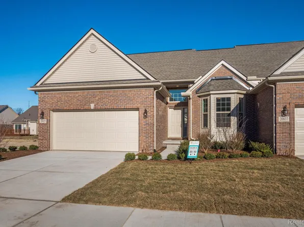 20827 Burn Dr, Macomb, MI 48044