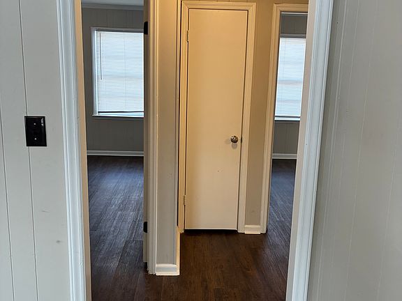 3rd image of 803 Crawford St S