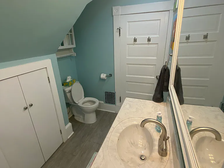 520 King George Ave SW — Photo 29
