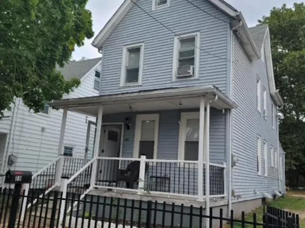 28 Church St, Camden, NJ 08105