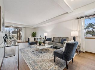 4 Albert St #206, Cambridge, ON N1R 3M4