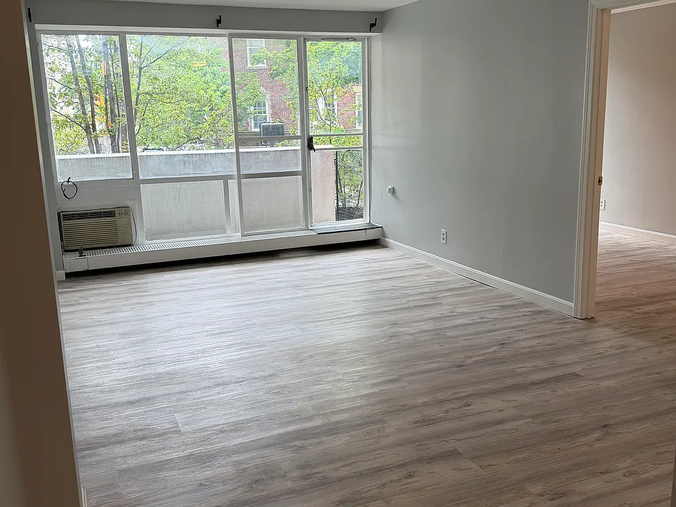 29 Concord Ave #212