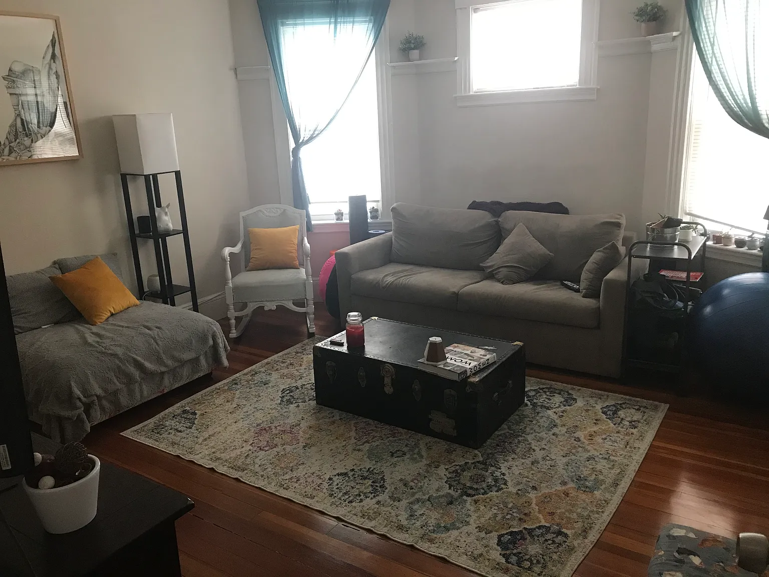 3 bed, 9999 sqft, $3,150 — Photo 2