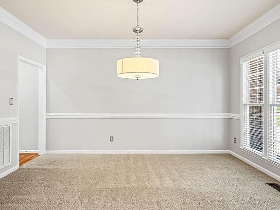 5th image of 610 Basil Dr