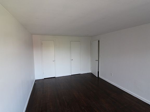 5th image of 221 Laurel St #302